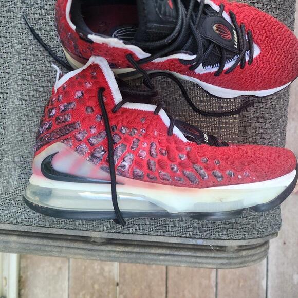 Flawless worn 1 Nike Lebron Xvii Mens Basketball Shoes  Size 7 Black-red - Picture 1 of 5
